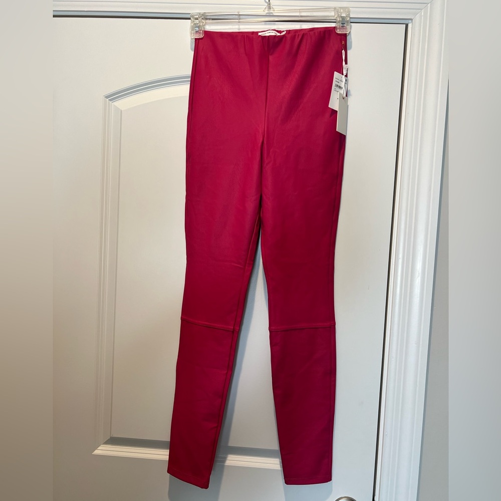 NWT.  GOOD AMERICAN LOVE POTION 007 MEDIUM. Better than Leather Leggings